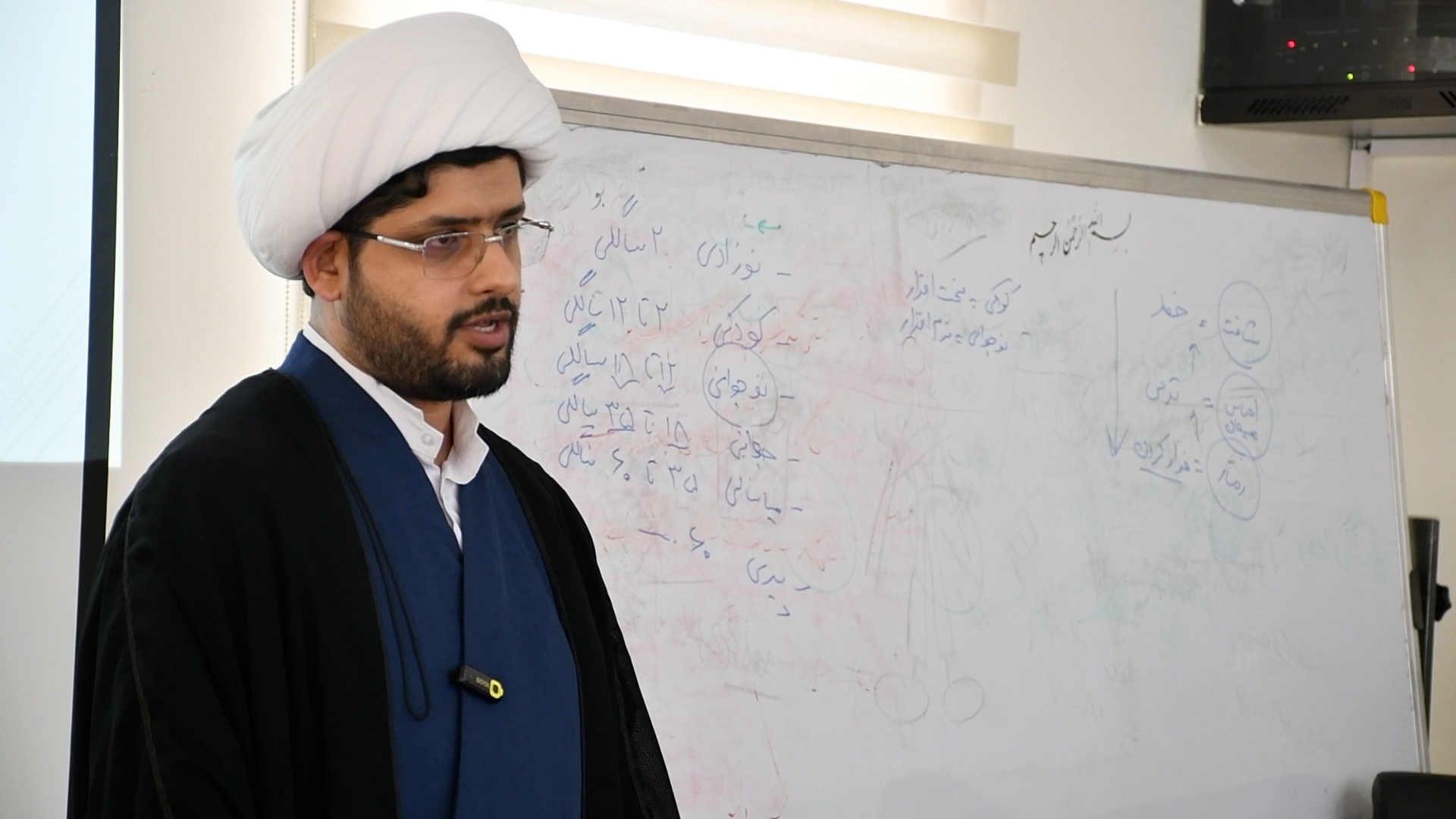 کارگاه آموزشی تربیت مربی نوجوان در سالن اجتماعات آموزش و پرورش شهر برازجان برگزار گردید.